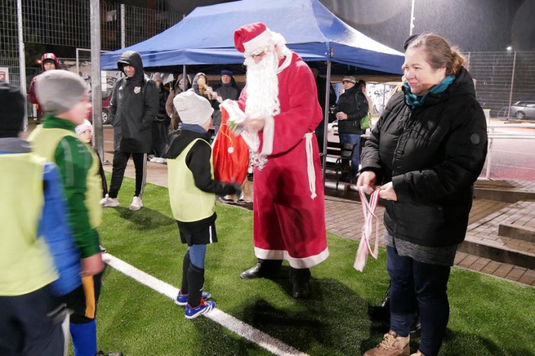 Turniej Mikołajkowy na średzkim orliku