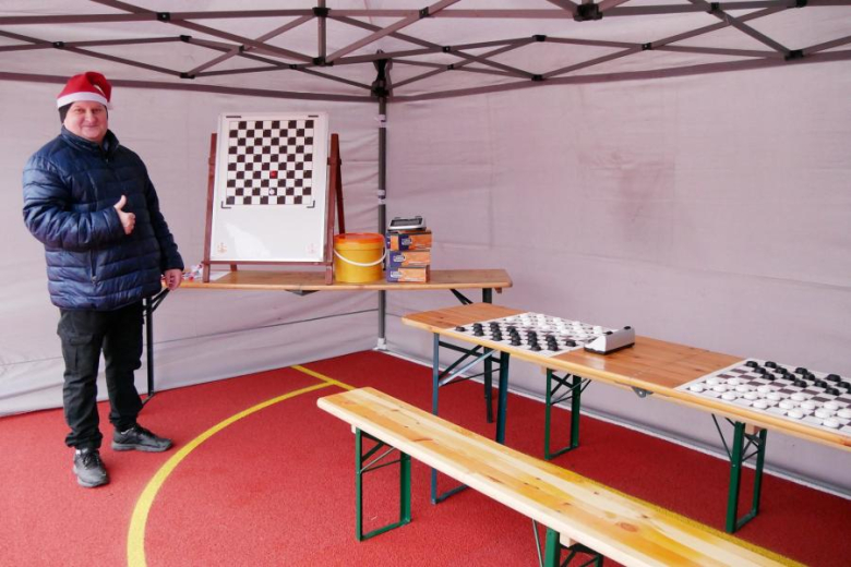 Turniej Mikołajkowy na średzkim orliku