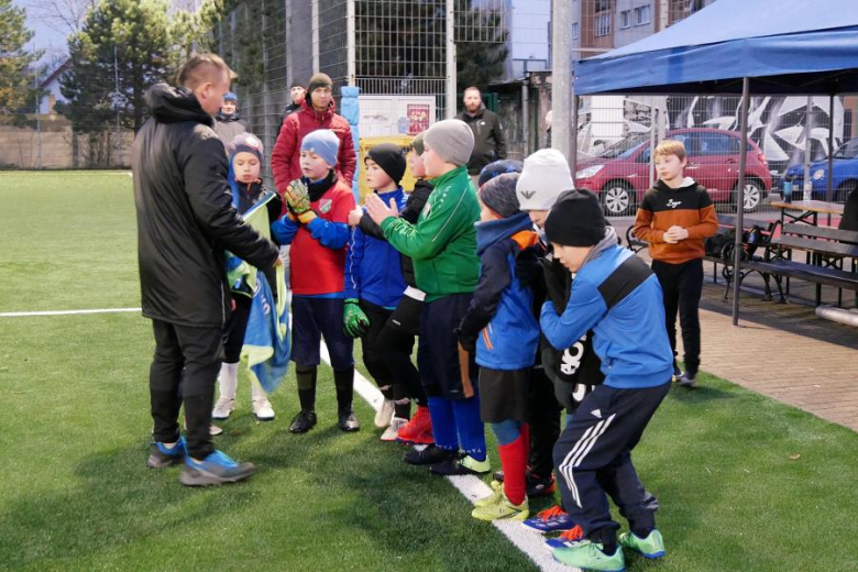 Turniej Mikołajkowy na średzkim orliku
