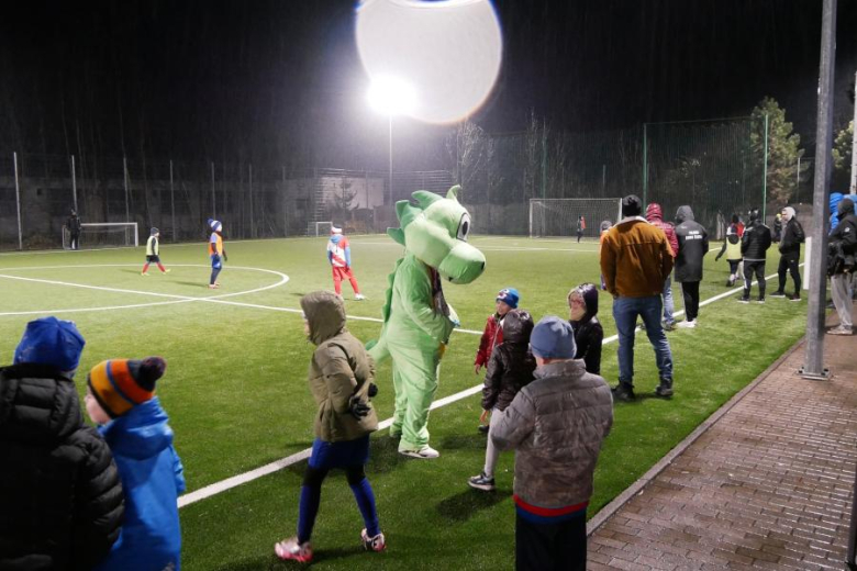 Turniej Mikołajkowy na średzkim orliku