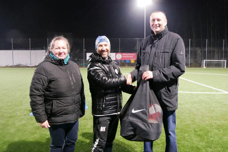 Turniej Mikołajkowy na średzkim orliku