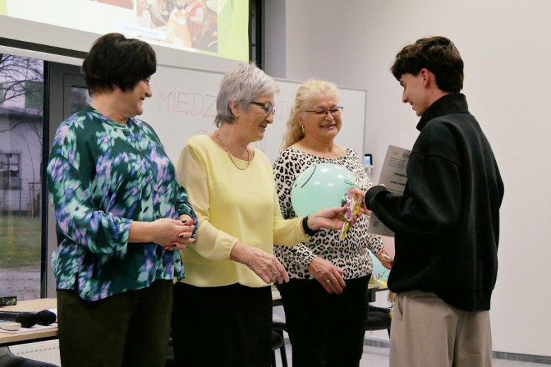 Seniorzy podziękowali młodzieży za wsparcie różnych inicjatyw