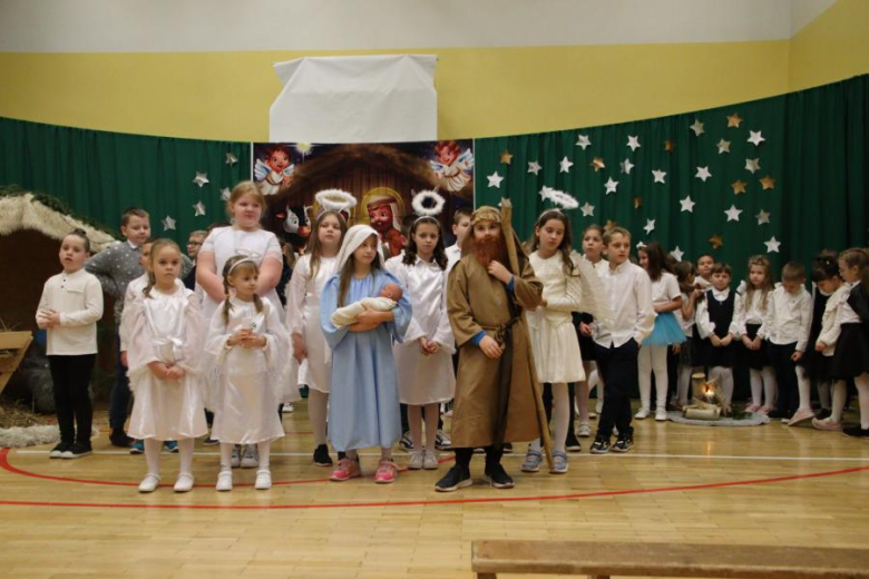 Świąteczny klimat zagościł w Szkole Podstawowej w Ujeździe Górnym