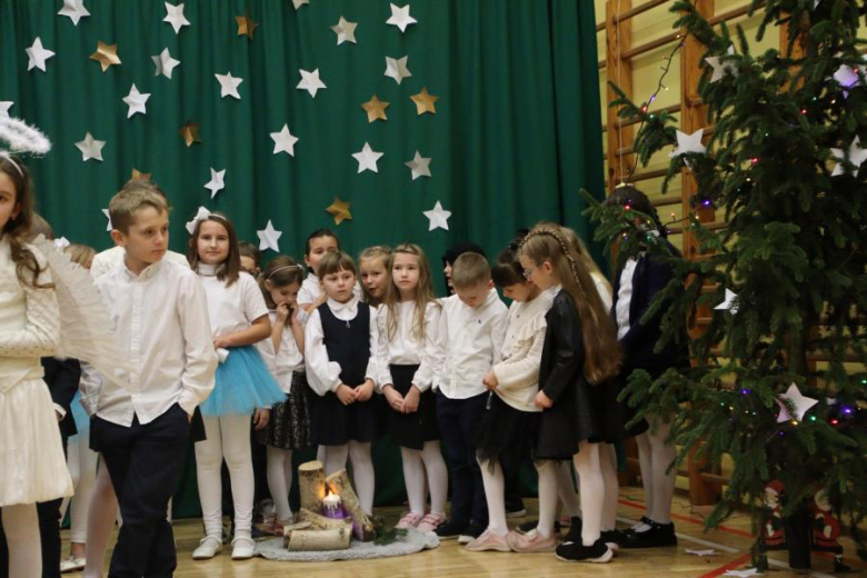 Świąteczny klimat zagościł w Szkole Podstawowej w Ujeździe Górnym
