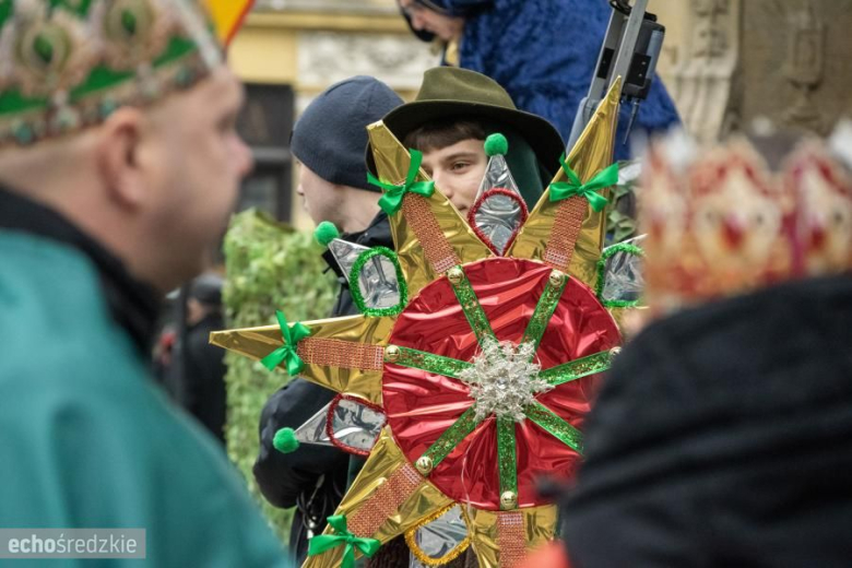 Barwny Orszak Trzech Króli przeszedł średzkimi ulicami