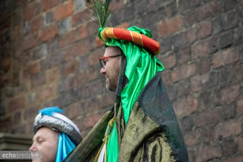 Barwny Orszak Trzech Króli przeszedł średzkimi ulicami