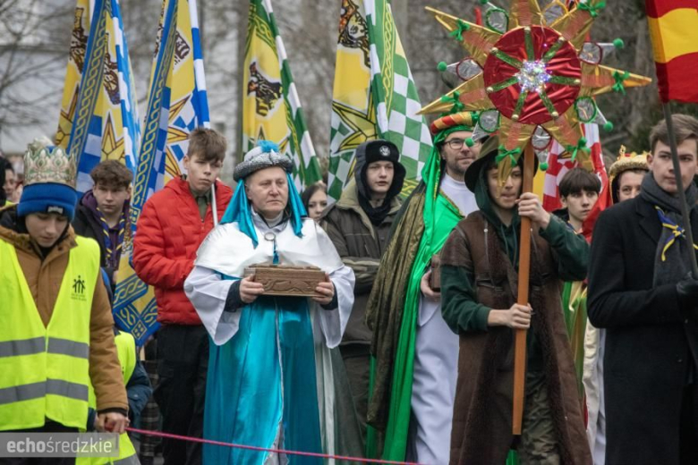 Barwny Orszak Trzech Króli przeszedł średzkimi ulicami
