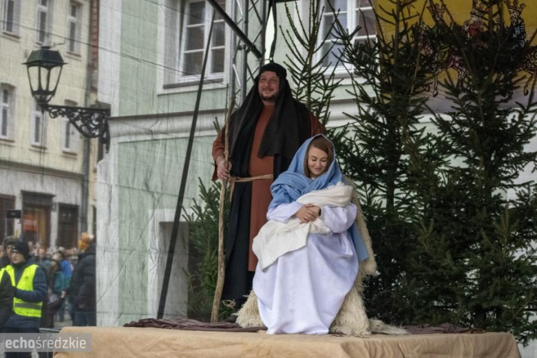 Barwny Orszak Trzech Króli przeszedł średzkimi ulicami