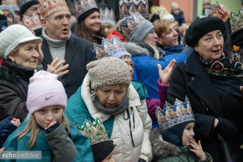 Barwny Orszak Trzech Króli przeszedł średzkimi ulicami