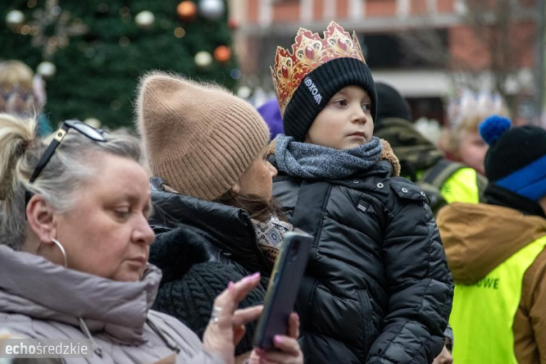 Barwny Orszak Trzech Króli przeszedł średzkimi ulicami
