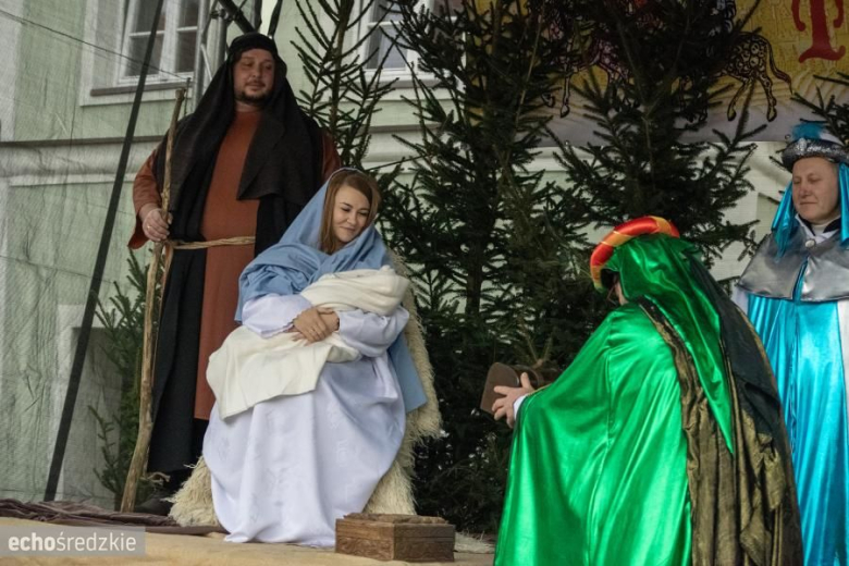 Barwny Orszak Trzech Króli przeszedł średzkimi ulicami