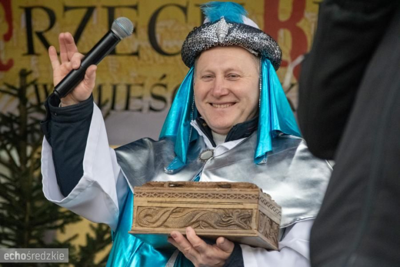 Barwny Orszak Trzech Króli przeszedł średzkimi ulicami