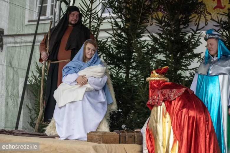 Barwny Orszak Trzech Króli przeszedł średzkimi ulicami