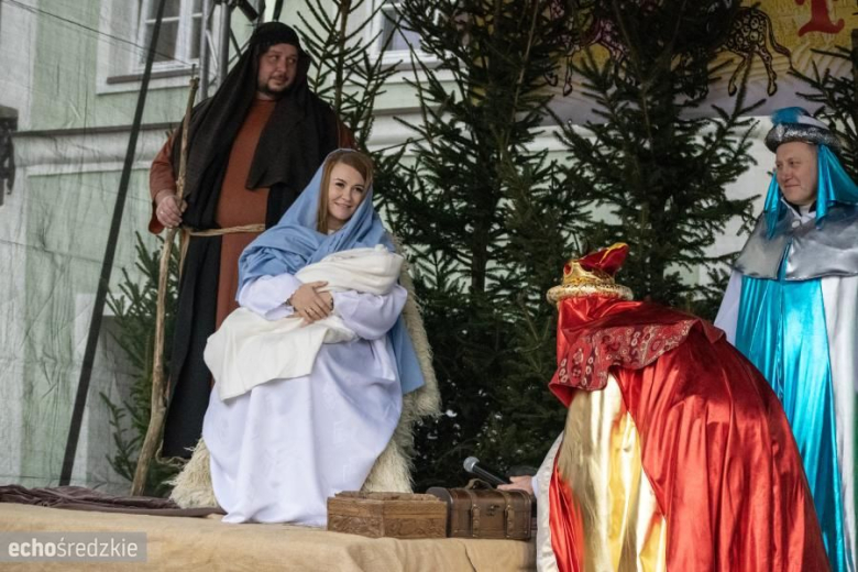 Barwny Orszak Trzech Króli przeszedł średzkimi ulicami