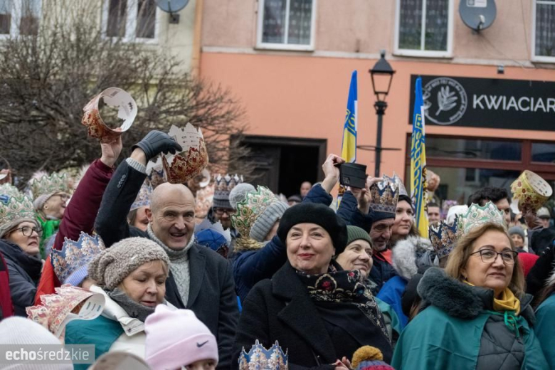 Barwny Orszak Trzech Króli przeszedł średzkimi ulicami
