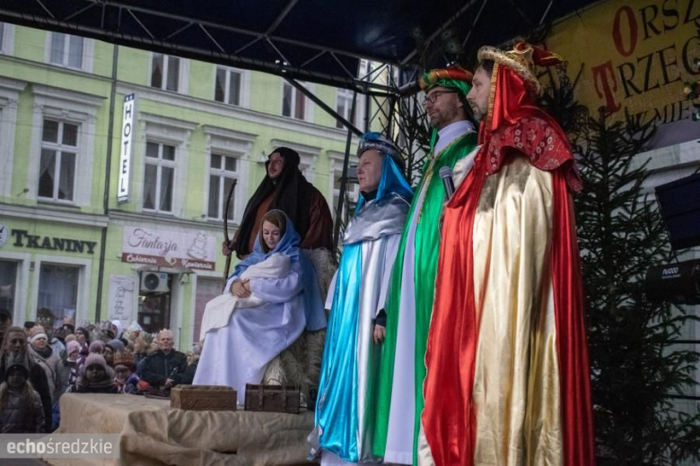 Barwny Orszak Trzech Króli przeszedł średzkimi ulicami
