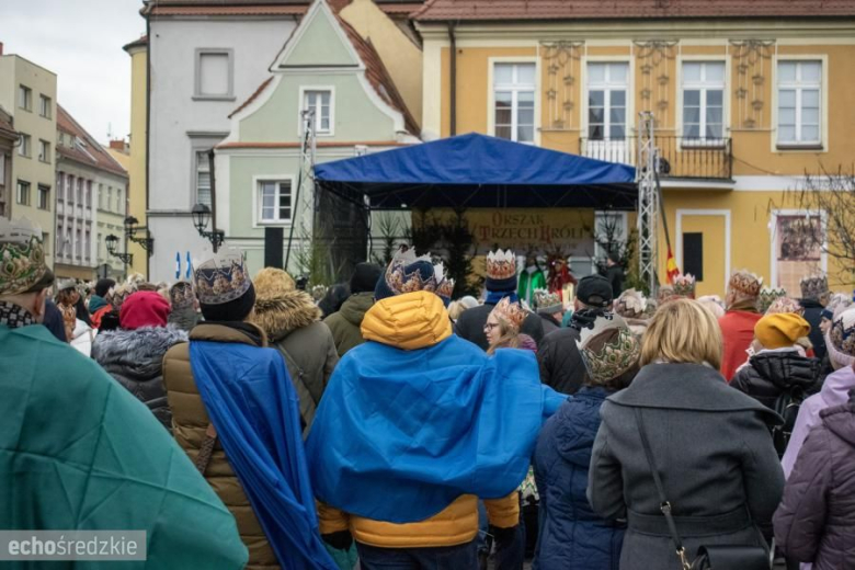 Barwny Orszak Trzech Króli przeszedł średzkimi ulicami