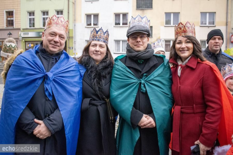 Barwny Orszak Trzech Króli przeszedł średzkimi ulicami
