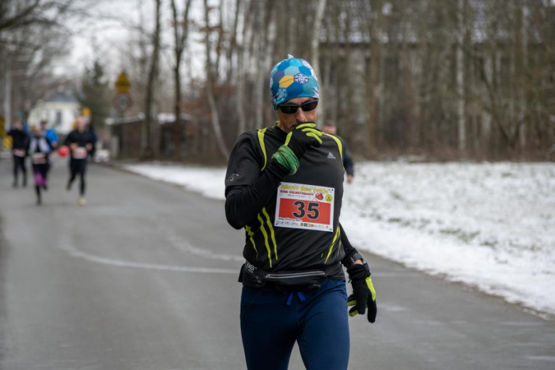 Biegacze kolejny raz rywalizowali podczas Biegu Walentynkowego w Wilkszynie