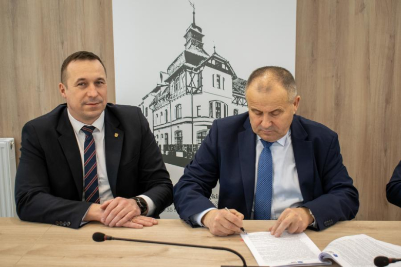 Podpisanie umowy na budowę oczyszczalni ścieków w gminie Miękinia