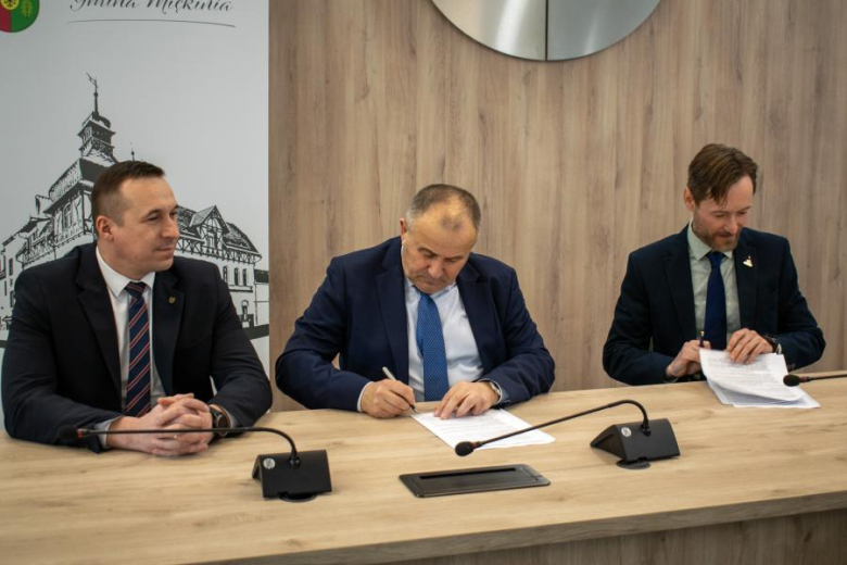 Podpisanie umowy na budowę oczyszczalni ścieków w gminie Miękinia