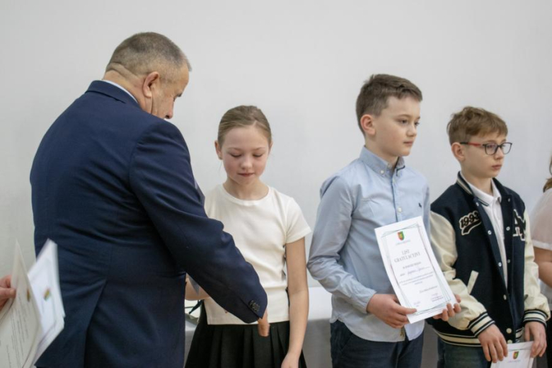 Wręczenie listów gratulacyjnych dla stypendystów