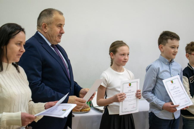 Wręczenie listów gratulacyjnych dla stypendystów