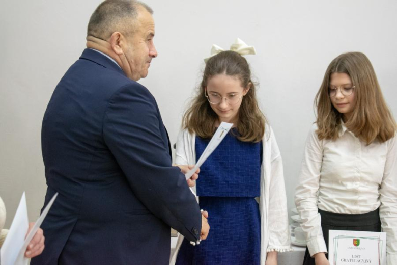 Wręczenie listów gratulacyjnych dla stypendystów