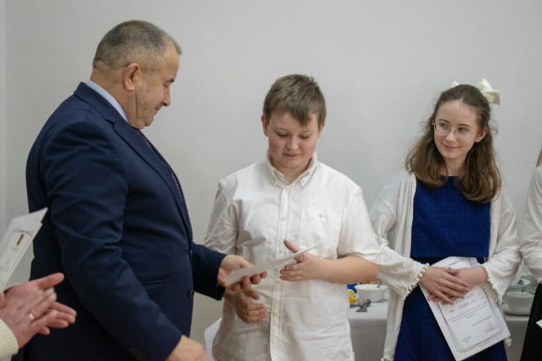 Wręczenie listów gratulacyjnych dla stypendystów