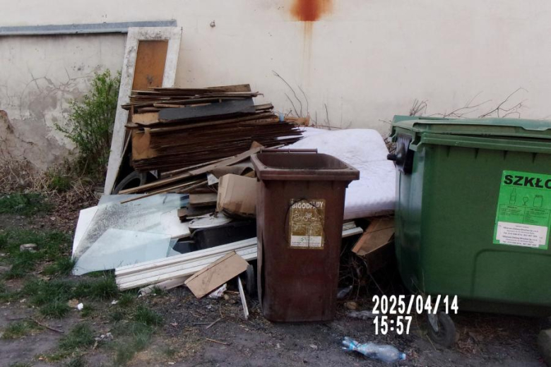 Kolejny przykład zaśmiecania