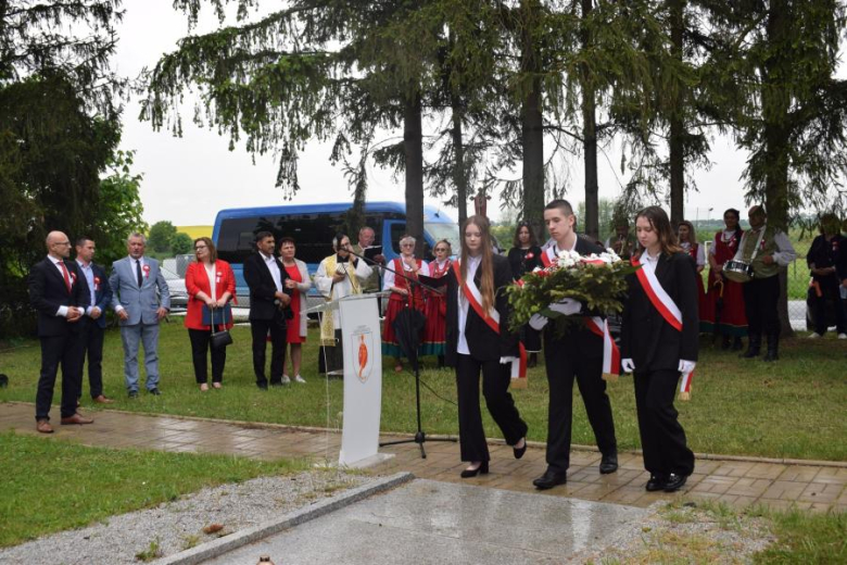 Dla tych, którzy oddali życie – hołd poległym w rocznicę Konstytucji