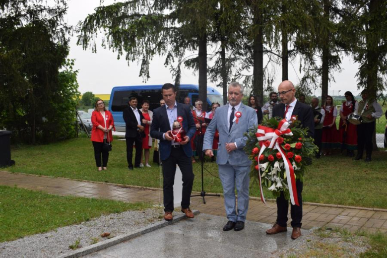 Dla tych, którzy oddali życie – hołd poległym w rocznicę Konstytucji
