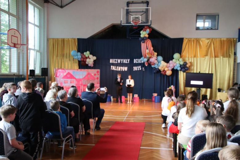 "Niezwykły Dzień Talentów"