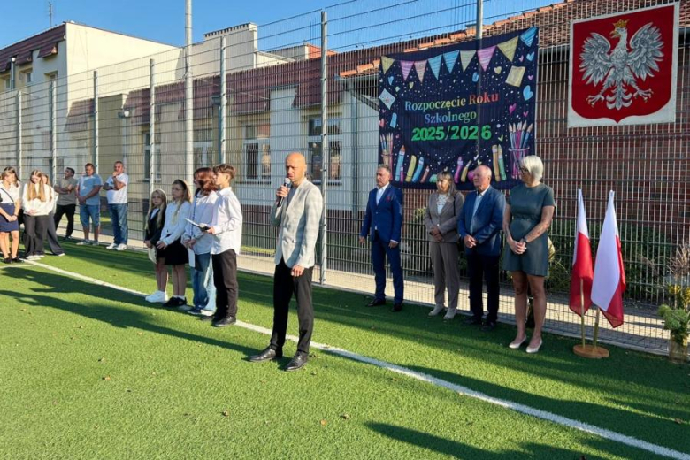 Pierwszy dzwonek w placówkach z terenu gminy Środa Śląska