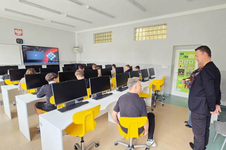 Nowa sala komputerowa w Szczepanowie
