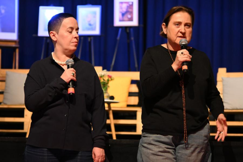 "Skrzydła, których nie widać"