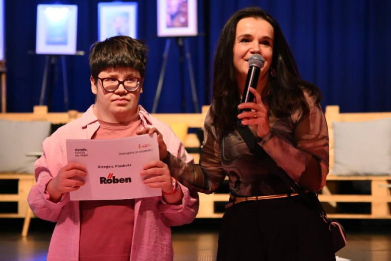 "Skrzydła, których nie widać"