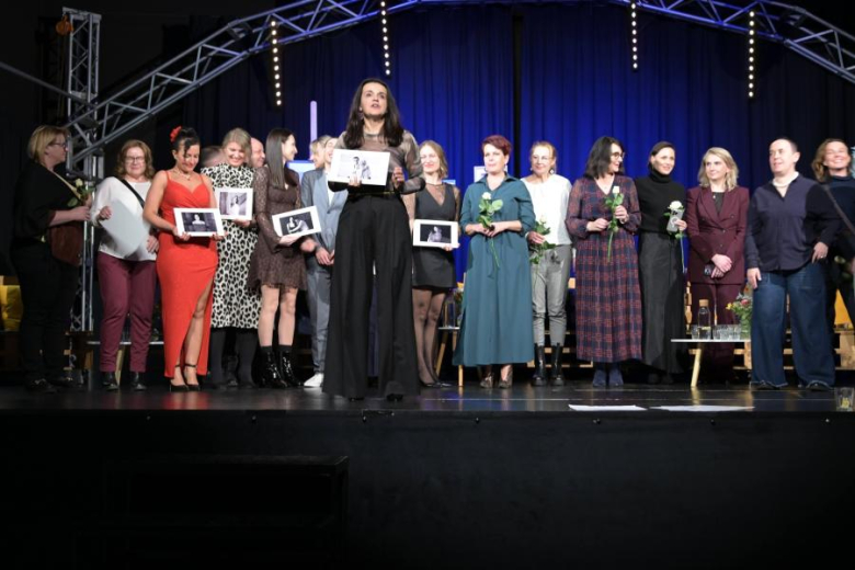 "Skrzydła, których nie widać"