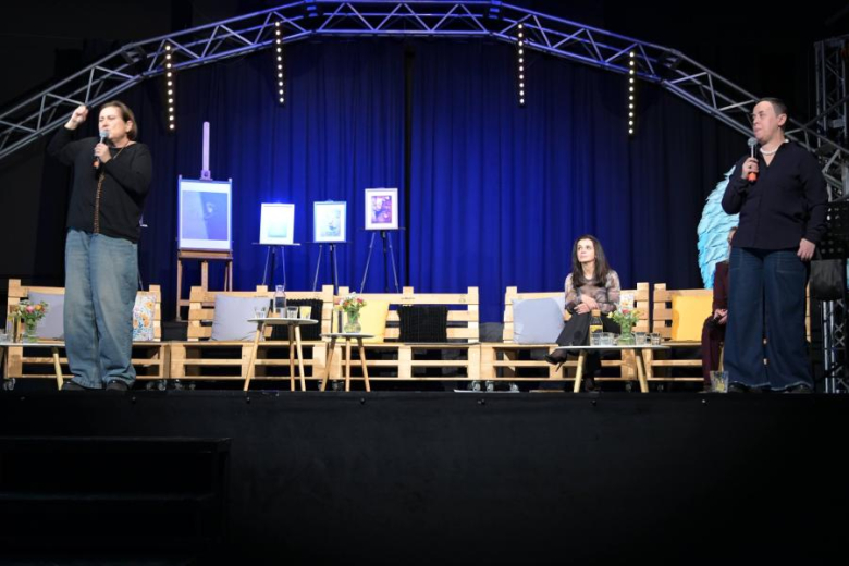 "Skrzydła, których nie widać"