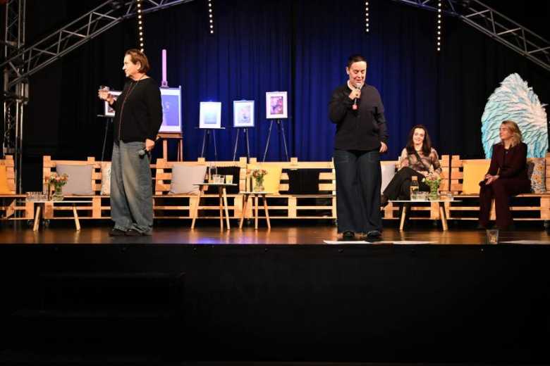 "Skrzydła, których nie widać"