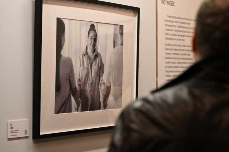 "Skrzydła, których nie widać"