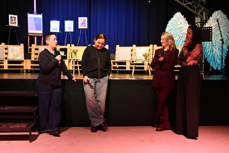 "Skrzydła, których nie widać"