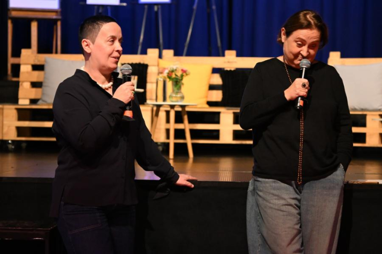 "Skrzydła, których nie widać"