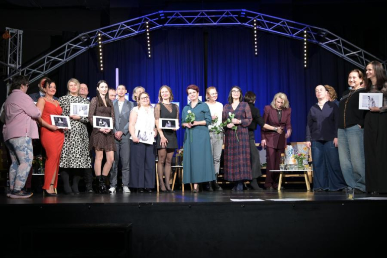 "Skrzydła, których nie widać"