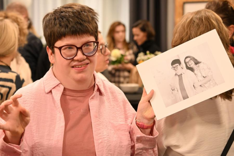 "Skrzydła, których nie widać"