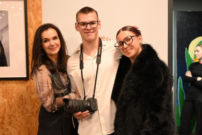 "Skrzydła, których nie widać"