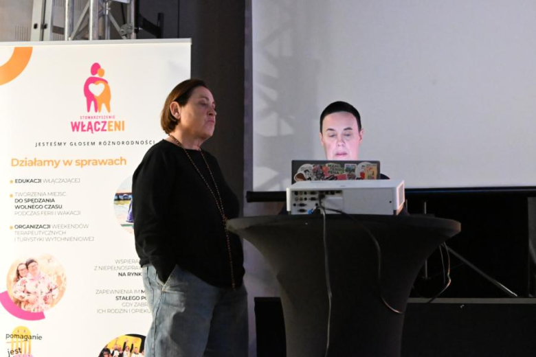 "Skrzydła, których nie widać"