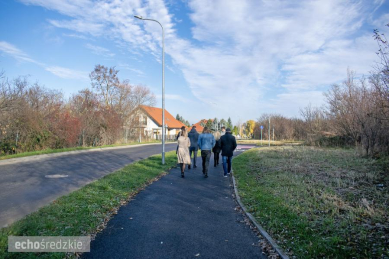 Nowa ścieżka wizytowana przez przedstawicieli Urzędu Miejskiego, samorządu i dewelopera