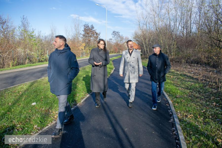 Nowa ścieżka wizytowana przez przedstawicieli Urzędu Miejskiego, samorządu i dewelopera