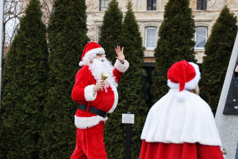 Uroczyste rozświetlenie świątecznej choinki